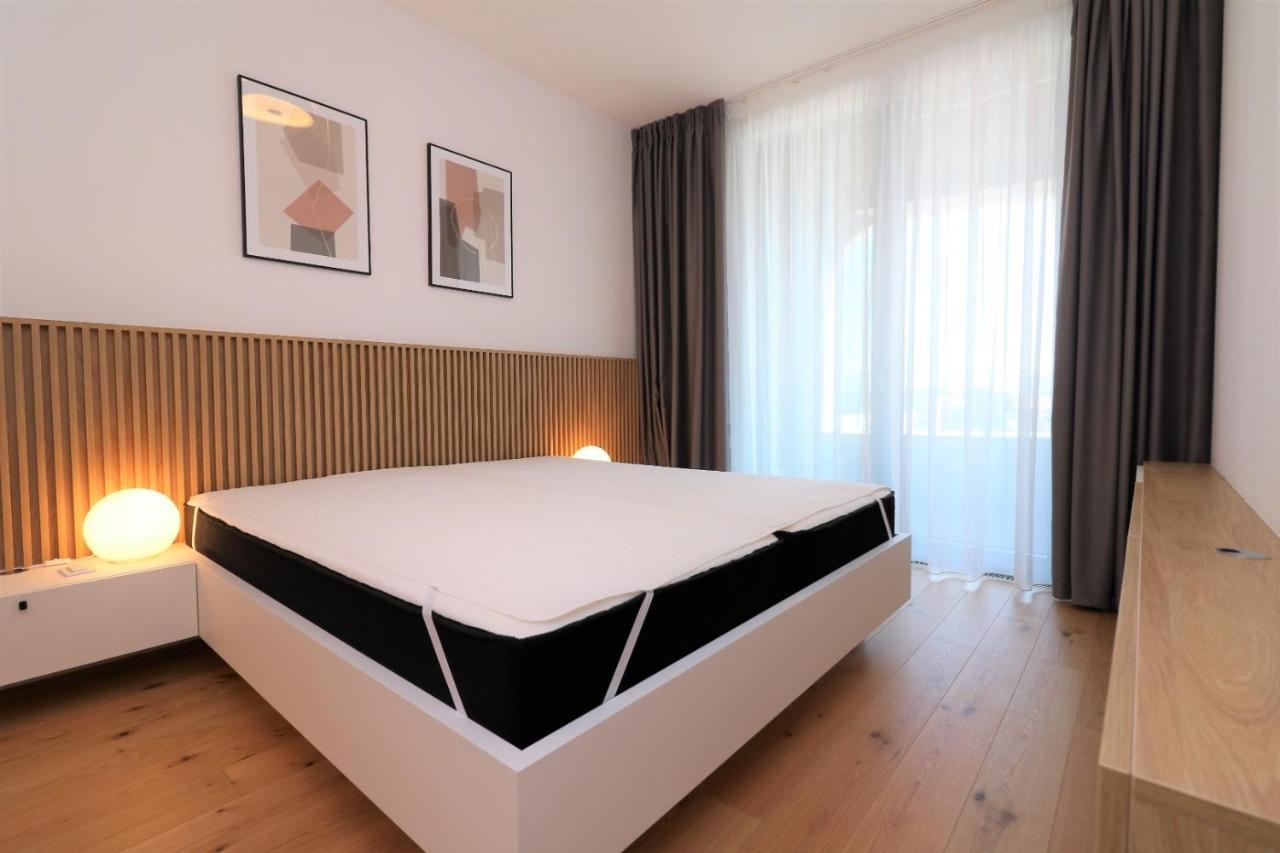 Sky Park New 1-Bedroom Apartment Μπρατισλάβα Εξωτερικό φωτογραφία